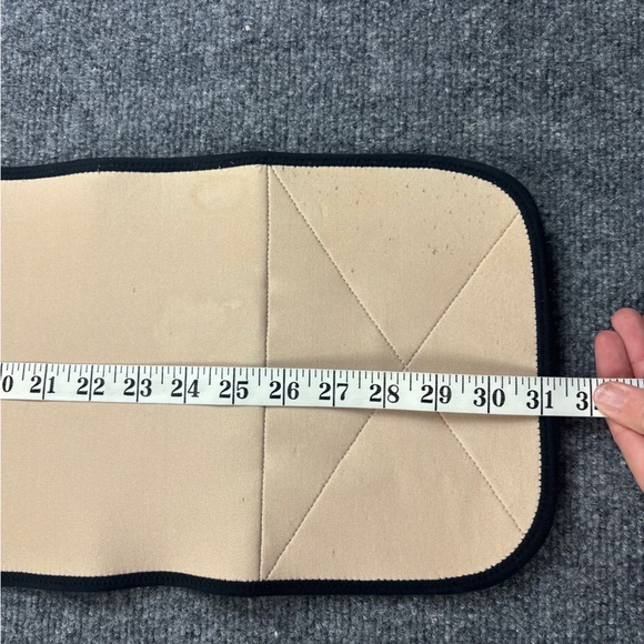 BELLY BANDIT LIMITED EDITION Womens Kourtney Kardashian postpartum belly wrap XS - Picture 4 of 6